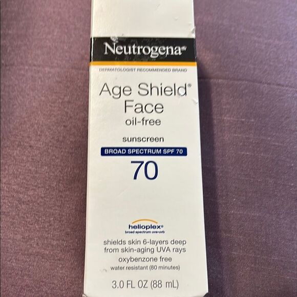 Neutrogena bundle of 2 Age Shield Face Sunscreen SPF 70 - Picture 1 of 10